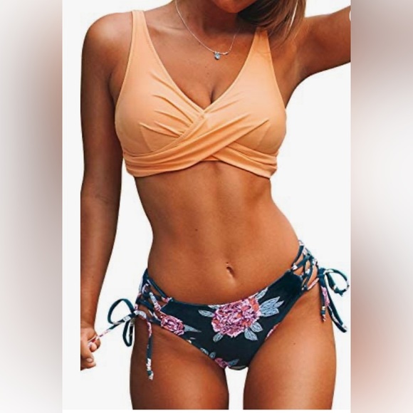 Cupshe Wrap Front & Floral Print Tie Side Bikini Swimsuit Size S - Picture 6 of 7